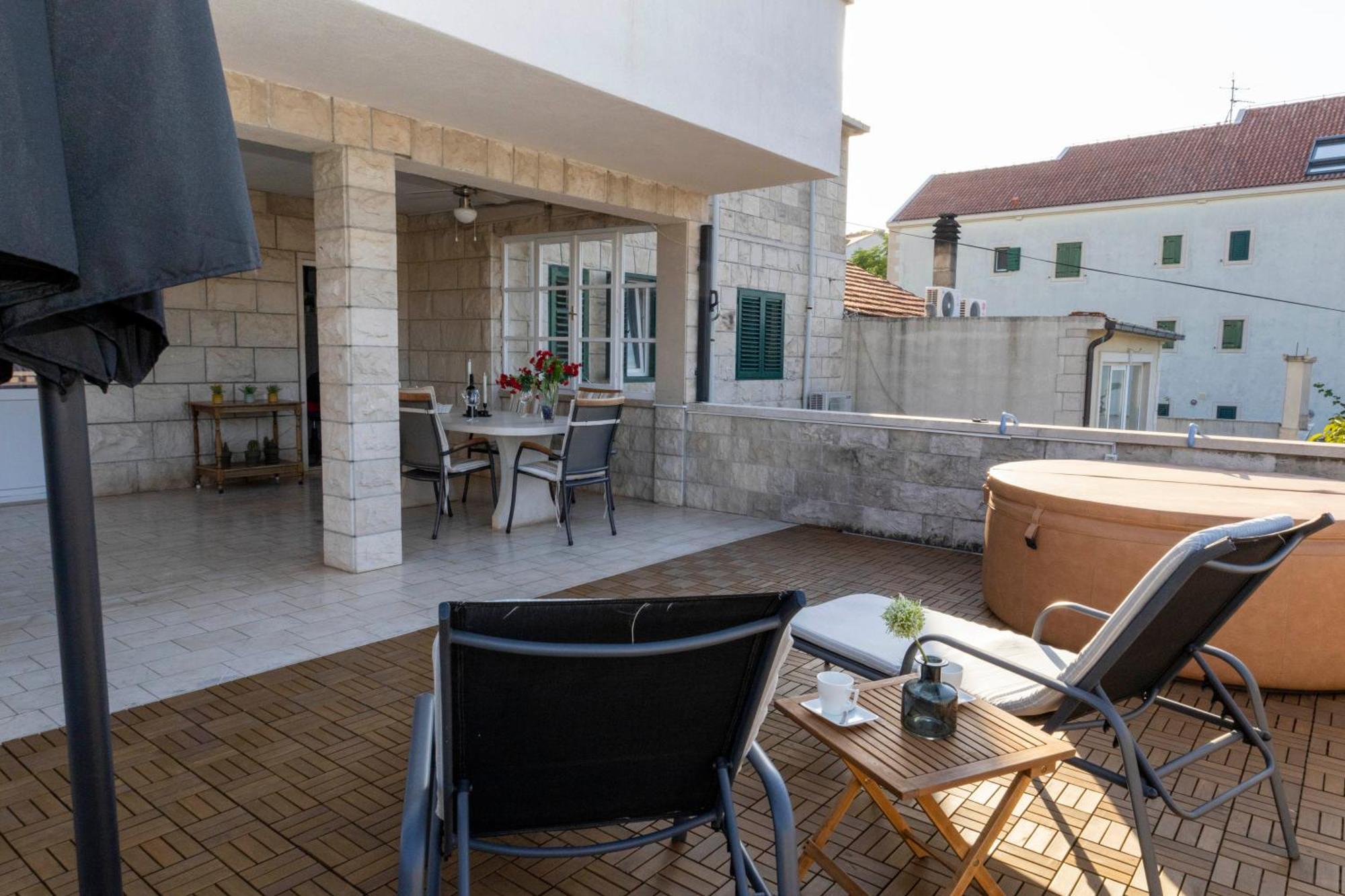 Apartments Jaksic - Zile Супетар Екстериор снимка