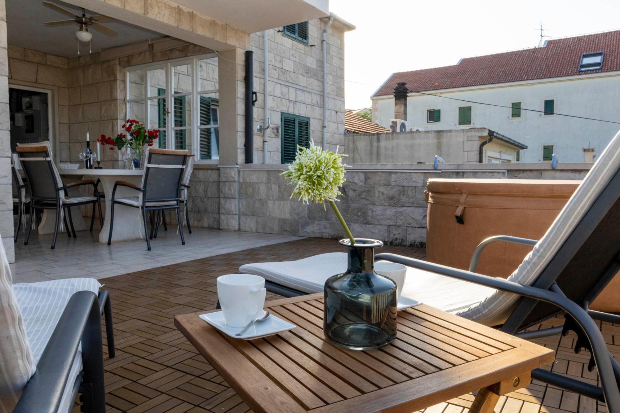 Apartments Jaksic - Zile Супетар Екстериор снимка