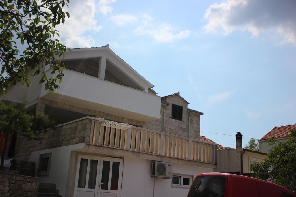 Apartments Jaksic - Zile Супетар Екстериор снимка