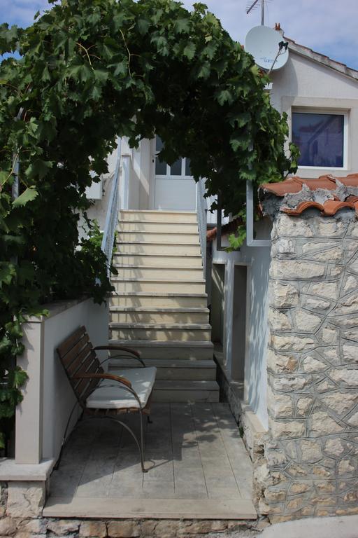 Apartments Jaksic - Zile Супетар Екстериор снимка