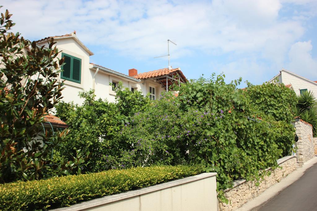 Apartments Jaksic - Zile Супетар Екстериор снимка