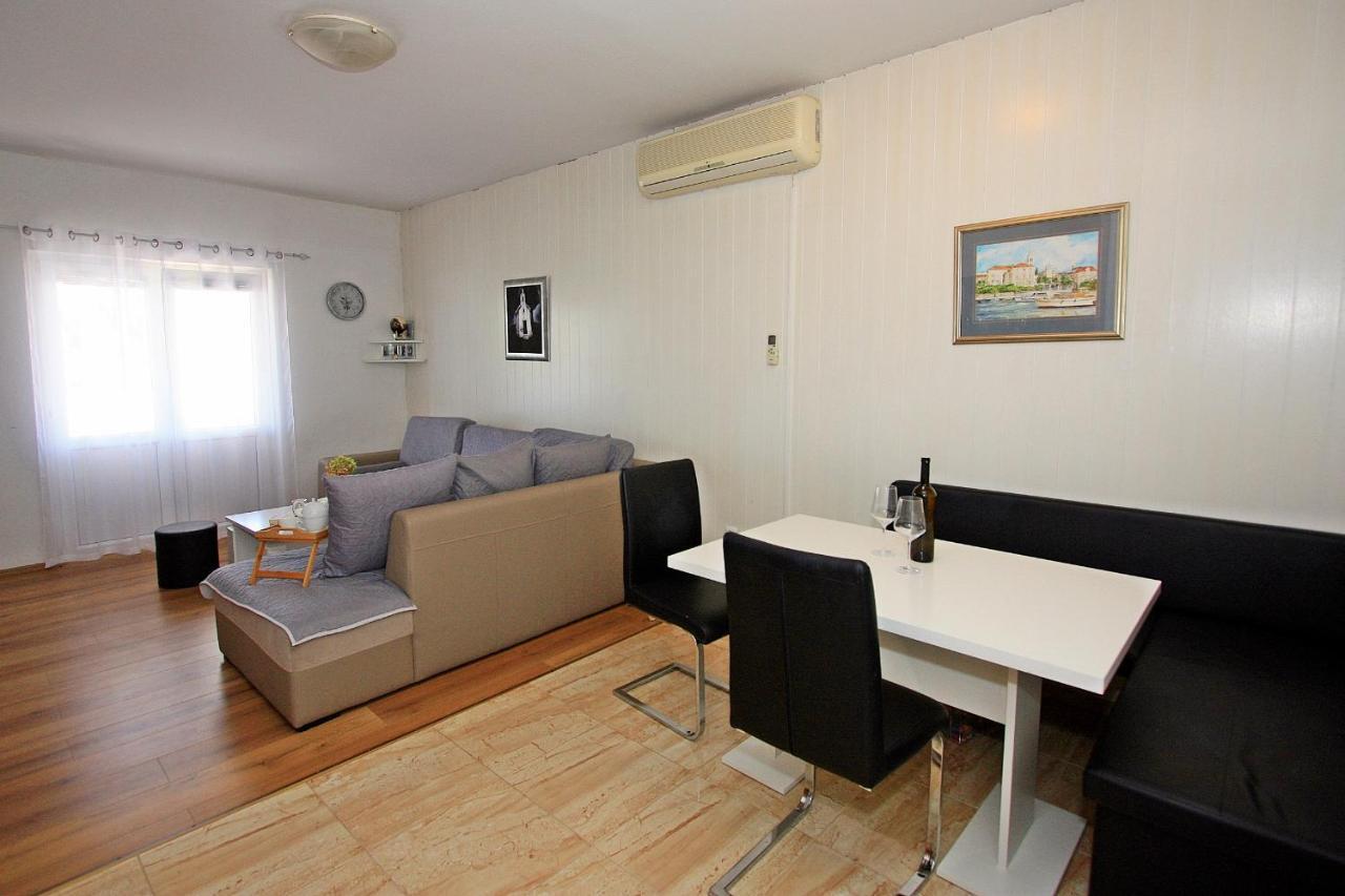 Apartments Jaksic - Zile Супетар Екстериор снимка