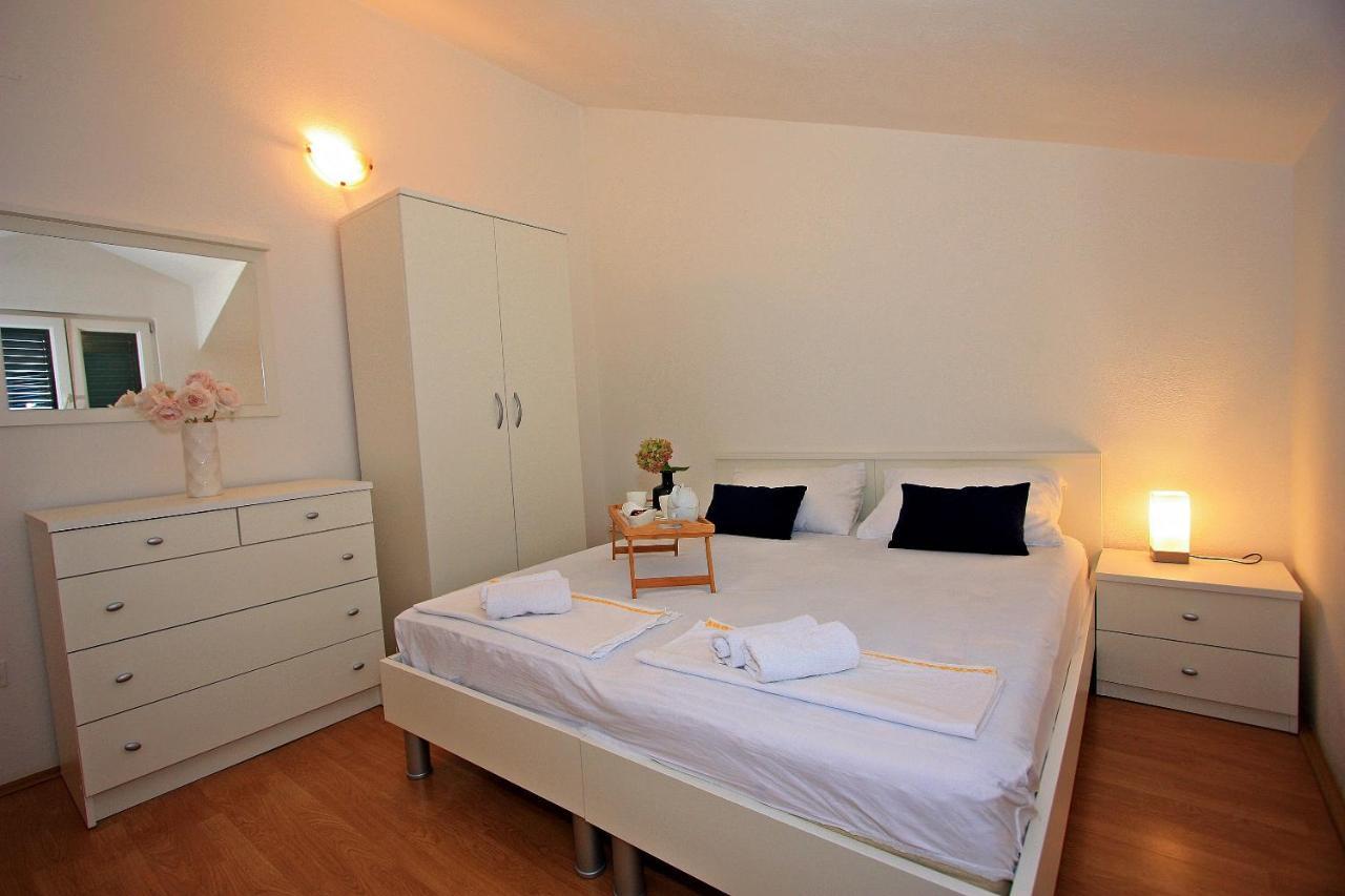 Apartments Jaksic - Zile Супетар Екстериор снимка